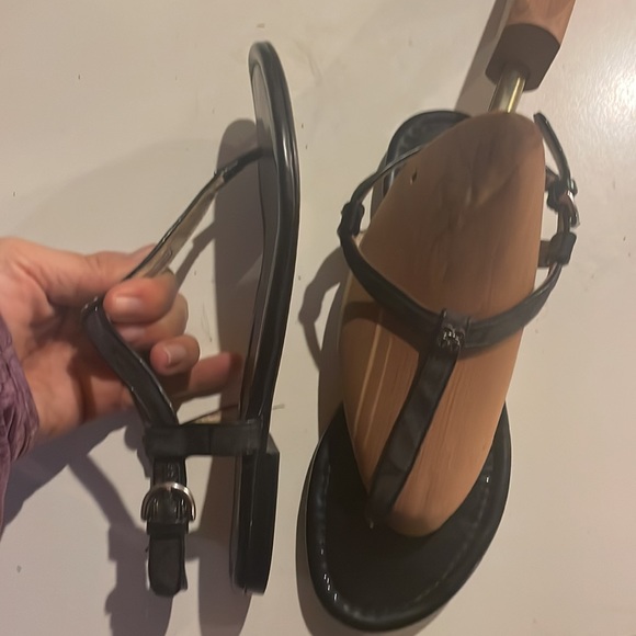 Coach Rolanda 7B black C front sandlas patent leather signature canvas T strap - Picture 10 of 10